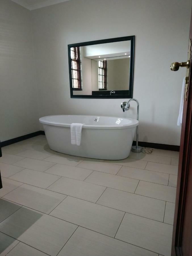 Meerendal Boutique Hotel Durbanville Ngoại thất bức ảnh